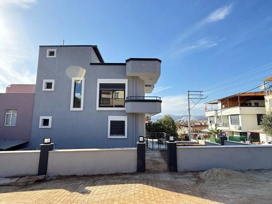 3+1 Corner Villa With Sea View And Separate Kitchen In Ürkmez