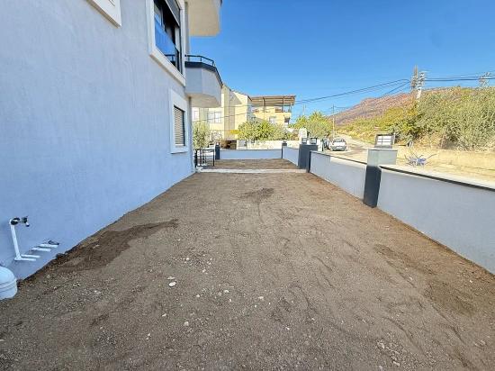 3+1 Corner Villa With Sea View And Separate Kitchen In Ürkmez