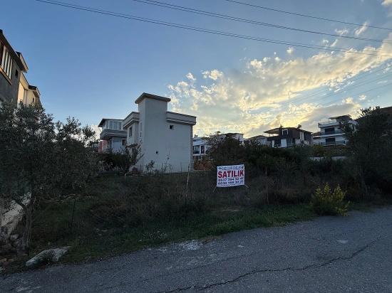 285 Square Meters Of Corner Plot With Zoning Permit For Sale In Seferihisar Doğanbey