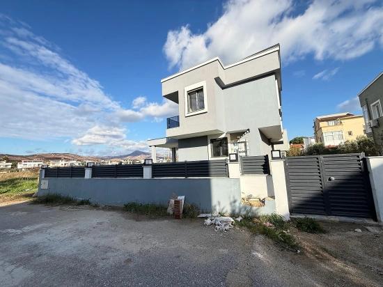 3+1 Duplex Villa With New Garden For Sale In Seferihisar Doğanbey