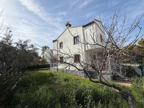 3+1 Duplex Villa For Sale By The Sea In Seferihisar Doğanbey