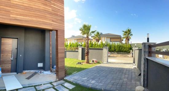 3+1 Duplex Villa With Spacious Garden For Sale In Doğanbey, Seferihisar