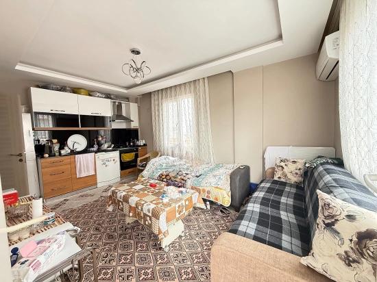 2+1 Apartment For Sale On Mid-Floor In Ürkmez Center, Seferihisar