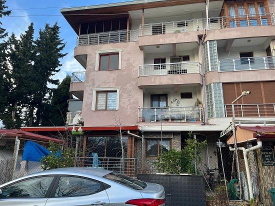 2+1 Mid-Floor Apartment For Sale In Seferihisar Ürkmez