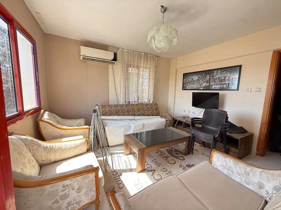 2+1 Mid-Floor Apartment For Sale In Seferihisar Ürkmez