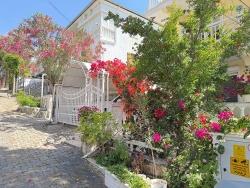 3+1 Garden Apartment For Sale In Ürkmez, 250 Meters From The Sea, Affordable Price