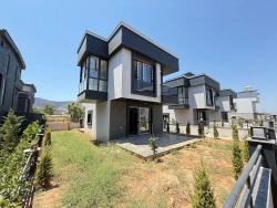 2 + 1 Villa With Detached Garden For Sale In Seferihisar Doğanbey