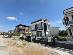 Single Detached 3+1 Duplex Villa On A 300 M2 Plot In Seferihisar Doğanbey