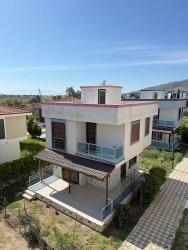 3+1 Bedroom Detached House For Sale in Cumhuriyet Nbh. Seferihisar Doğanbey - 180 m²