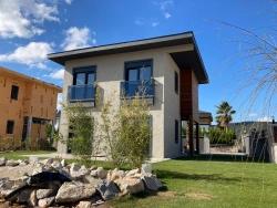 3+1 Bedroom Villa For Sale in Cumhuriyet Nbh. Seferihisar Doğanbey - 250 m²