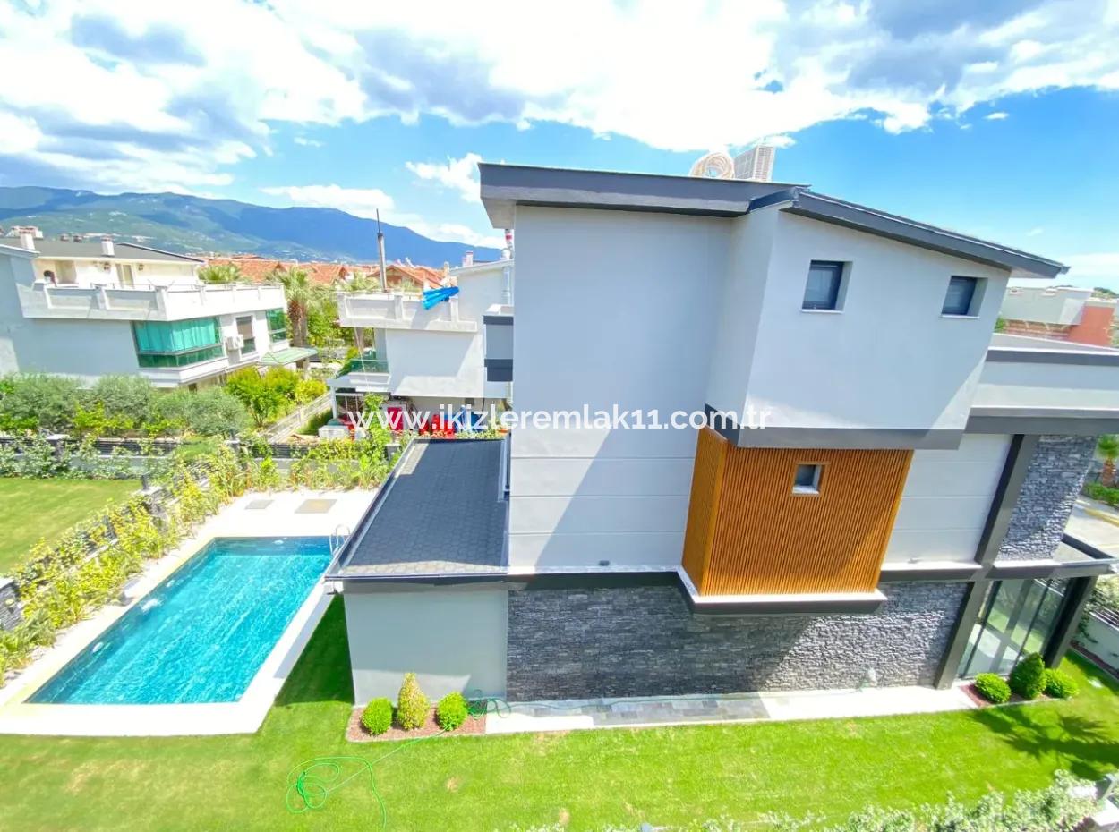 Izmir Menderes Is A Single Detached Cottage With Large Garden And 4 1 Pool Pool For Sale On The Sea Side