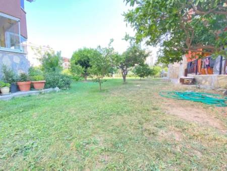 Seferihisar Ürkmez Center For Sale In Large Handy 3 1 Apartment