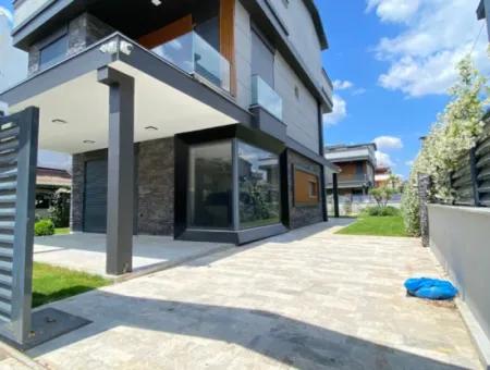 Izmir Menderes Is A Single Detached Cottage With Large Garden And 4 1 Pool Pool For Sale On The Sea Side