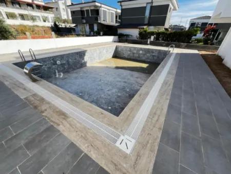 Detached 3 1 Villa With Zero Pool For Sale In Seferihisar Doğanbey