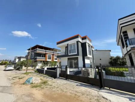Single Detached 3 1 Duplex Cottage In 300 M2 Plot In Seferihisar Doğanbey