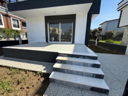 Single Detached 3 1 Duplex Cottage In 300 M2 Plot In Seferihisar Doğanbey