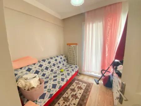 2 1 Apartment For Sale In Seferihisar Ürkmez Center At An Affordable Price