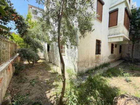 250 M To The Sea In Ürkmez, Affordable Price For Sale 3 1 Apartment With Garden