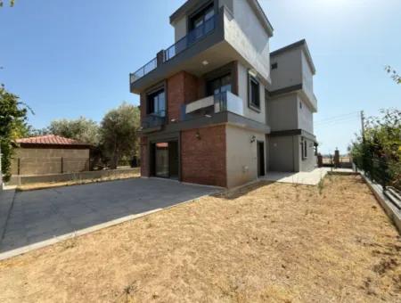 3 1 Villas With Zero Large Garden For Sale In Seferihisar Ürkmez