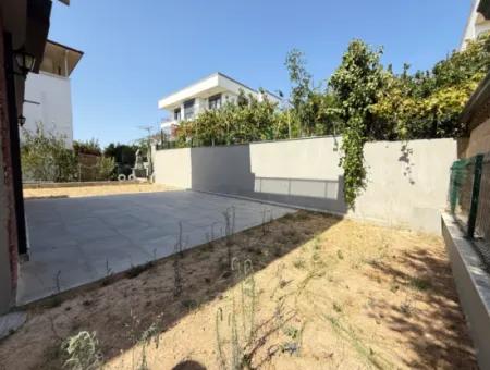 3 1 Villas With Zero Large Garden For Sale In Seferihisar Ürkmez