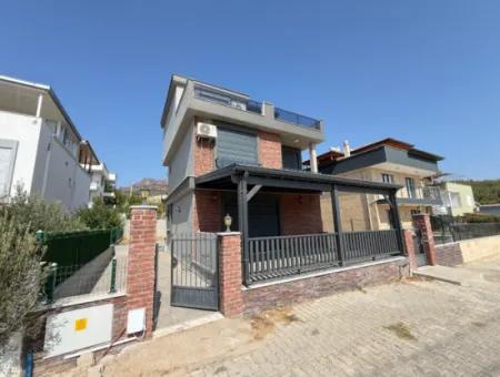 3 1 Villas With Zero Large Garden For Sale In Seferihisar Ürkmez