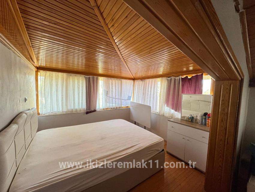 Для продажи Вилла 4+1 в Cumhuriyet Seferihisar Doğanbey - 165 m²