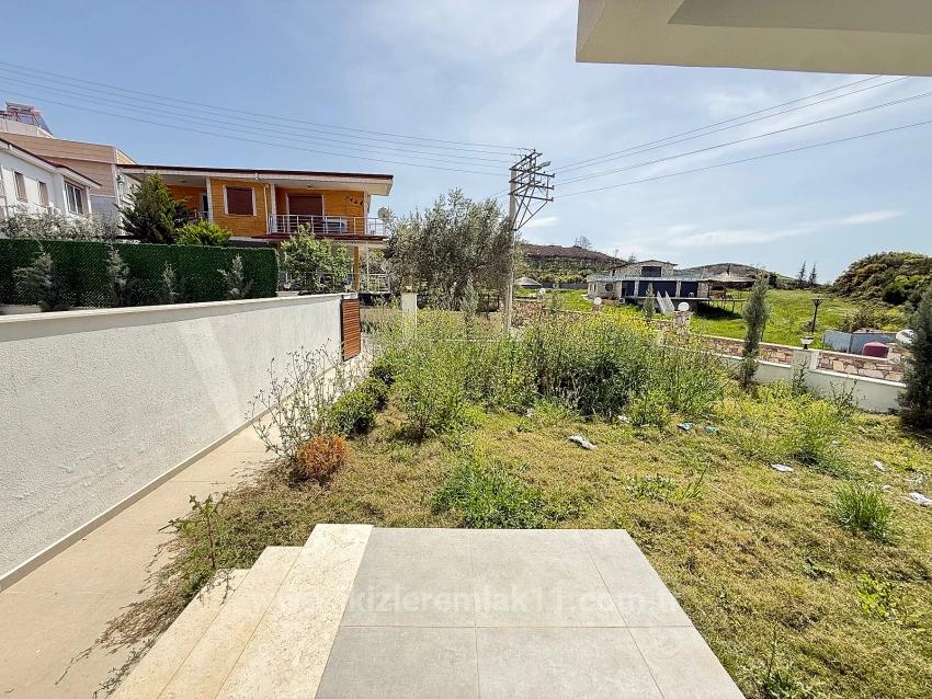 Продается Просторная Вилла/Летний Домик С 3 Спальнями И 1 Ванной Комнатой По Доступной Цене В Доганбее, Сеферихисар.