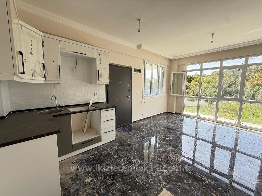 Продается Просторная Вилла/Летний Домик С 3 Спальнями И 1 Ванной Комнатой По Доступной Цене В Доганбее, Сеферихисар.