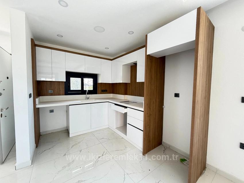 Продается Новая Вилла 3+1 С Просторным Садом Недалеко От Моря В Доганбее, Сеферихисар.