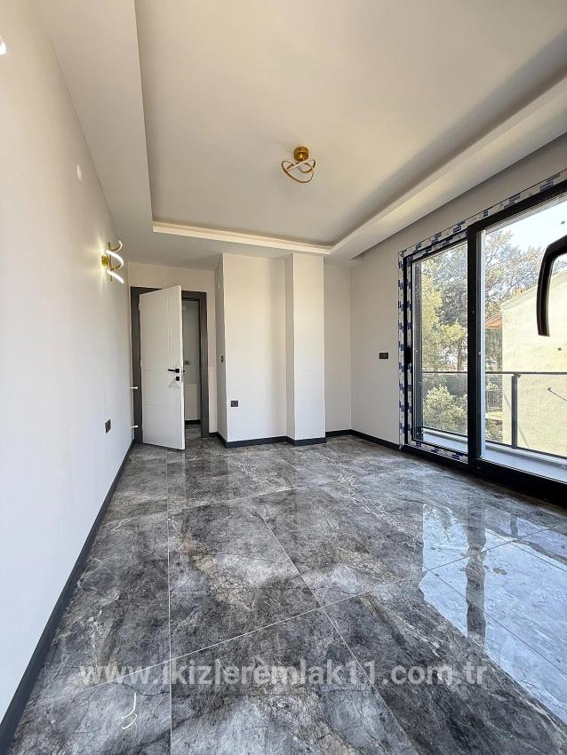 Для продажи Вилла 3+1 в Cumhuriyet Seferihisar Doğanbey - 200 m²