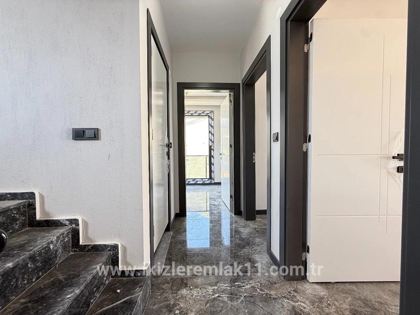 Для продажи Вилла 3+1 в Cumhuriyet Seferihisar Doğanbey - 200 m²