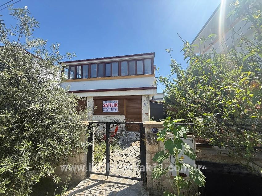 Для продажи Летний 2+2 в Cumhuriyet Seferihisar Doğanbey - 150 m²