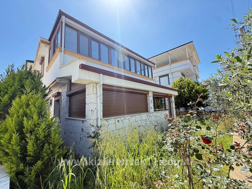 Для продажи Летний 2+2 в Cumhuriyet Seferihisar Doğanbey - 150 m²