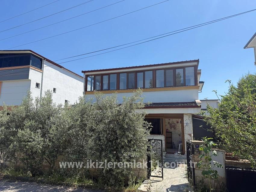 Для продажи Летний 2+2 в Cumhuriyet Seferihisar Doğanbey - 150 m²