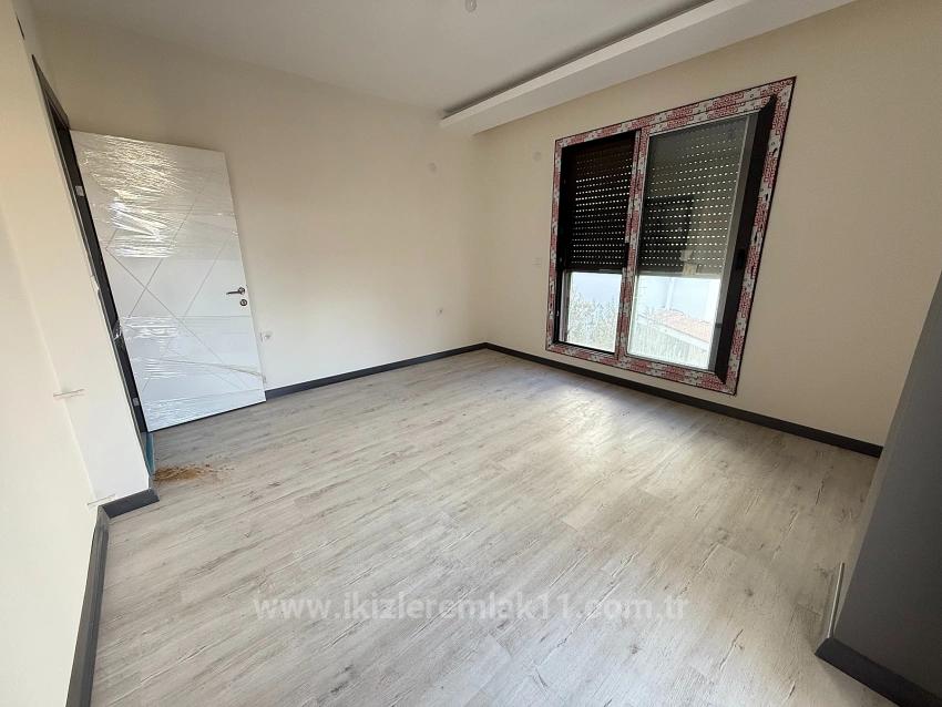 Продается Новая Вилла 3+1 В Центре Сеферихисар Доганбей.