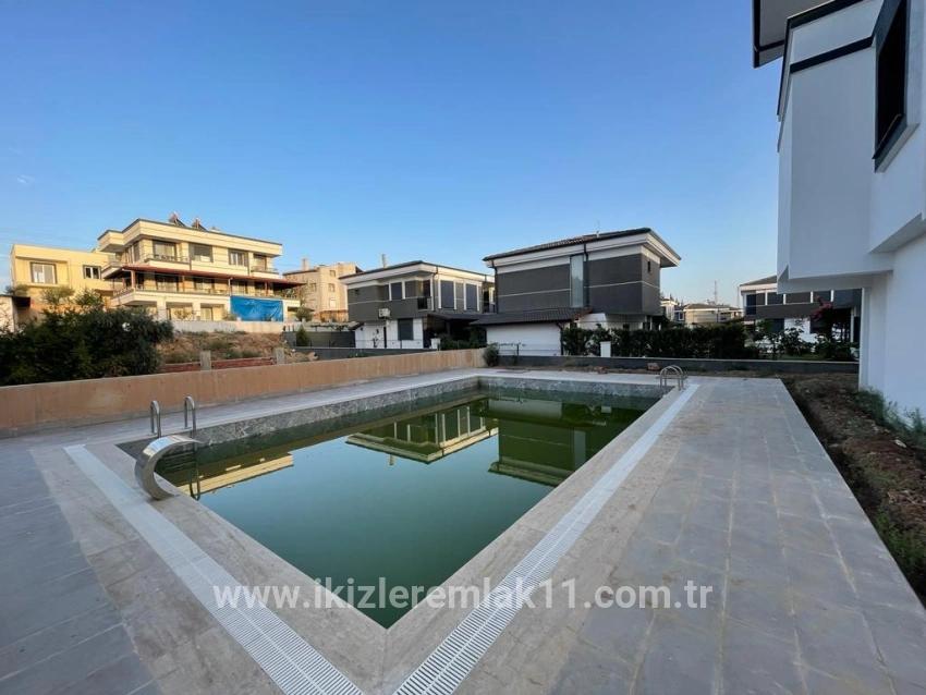 Для продажи Вилла 3+1 в Cumhuriyet Seferihisar Doğanbey - 180 m²