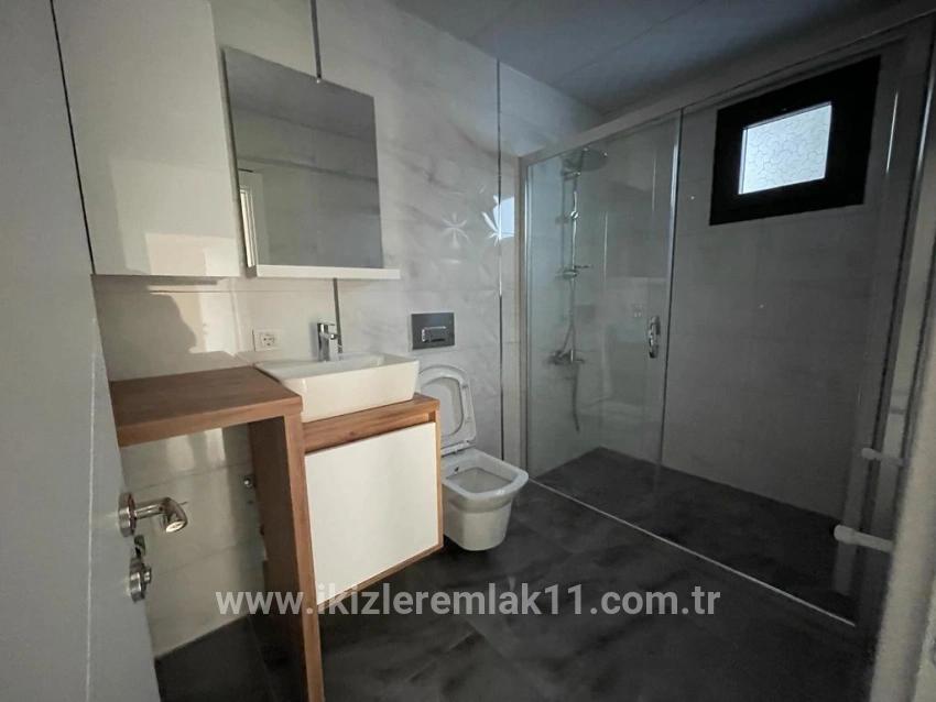 Для продажи Вилла 3+1 в Cumhuriyet Seferihisar Doğanbey - 180 m²