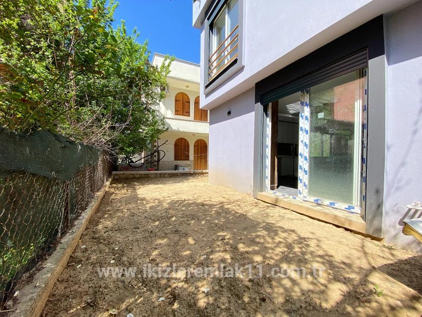 Для продажи Вилла 3+1 в Cumhuriyet Seferihisar Doğanbey - 200 m²