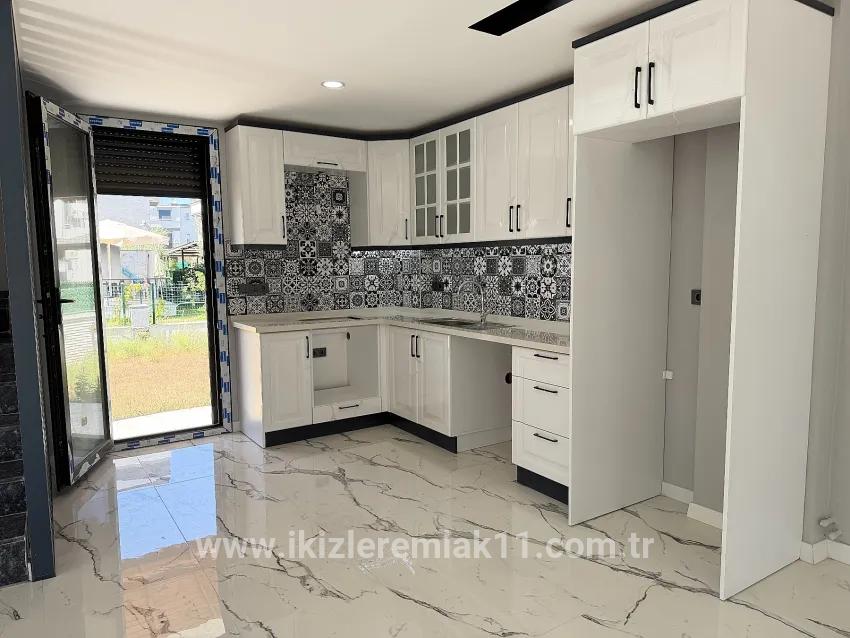 Для продажи Вилла 3+1 в Cumhuriyet Seferihisar Doğanbey - 300 m²
