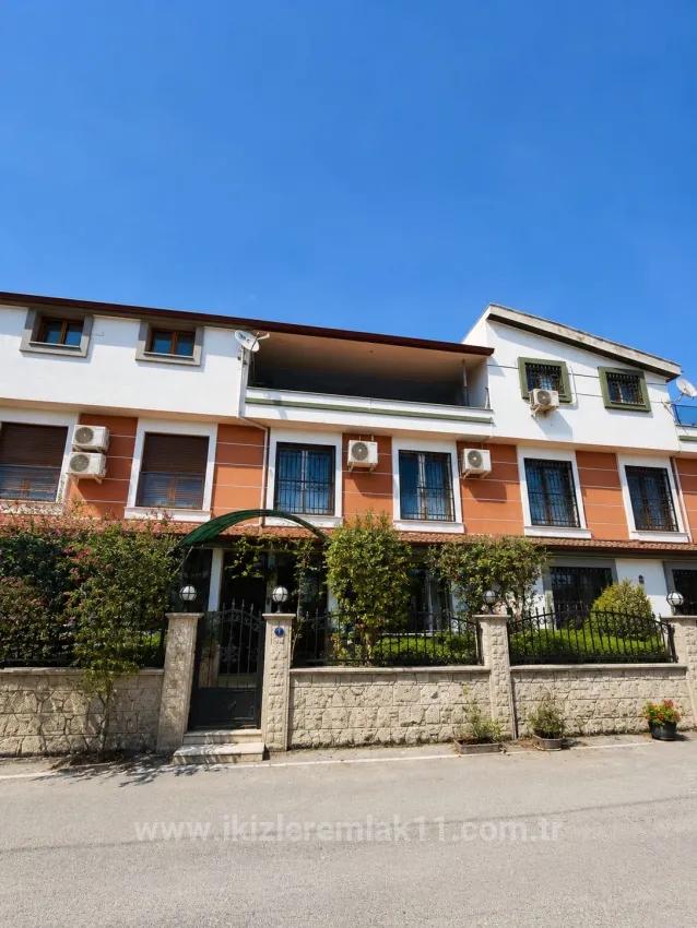 Для Продажи Вилла 4+1 в Gümüldür Fevzi Çakmak Menderes Gümüldür - 170 m²