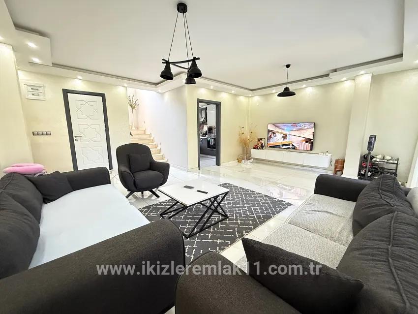 Для продажи Семейный дом 3+1 в Cumhuriyet Seferihisar Doğanbey - 340 m²