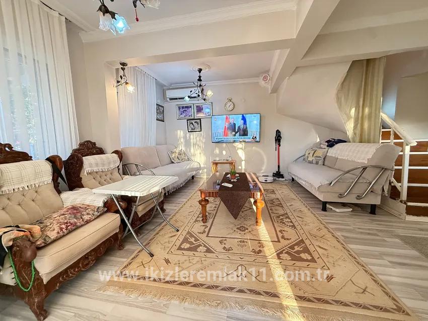 Для продажи Семейный дом 4+1 в Bengiler Seferihisar Ürkmez - 210 m²