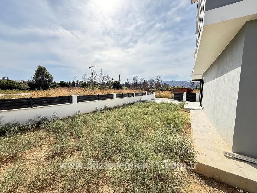 Для продажи Вилла 3+1 в Cumhuriyet Seferihisar Doğanbey - 180 m²