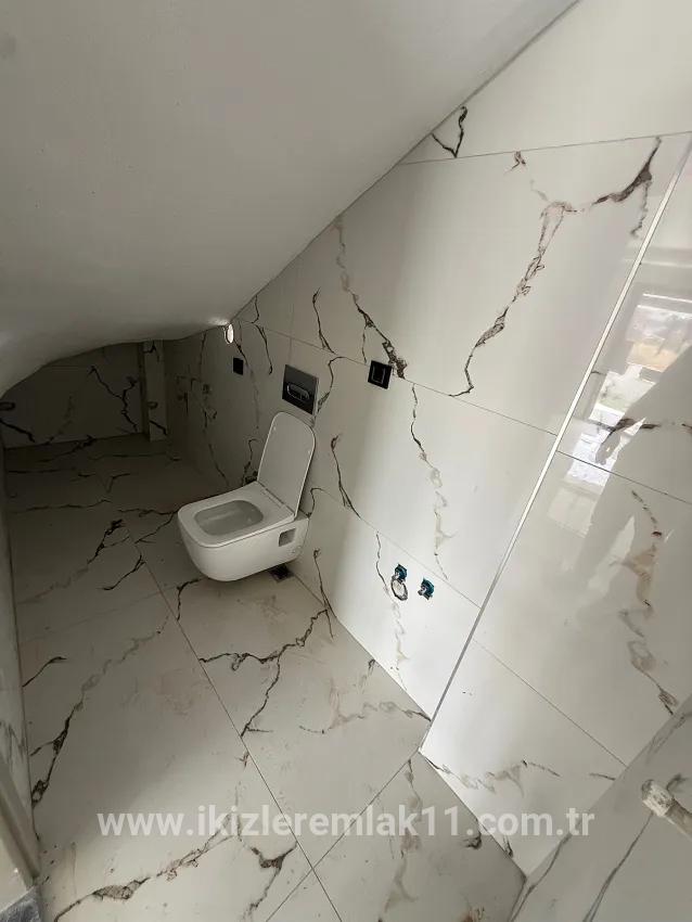 Для продажи Вилла 3+1 в Cumhuriyet Seferihisar Doğanbey - 180 m²