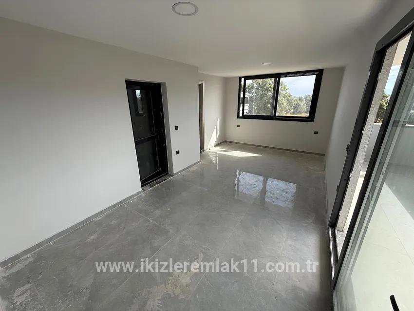 Для продажи Вилла 3+1 в Cumhuriyet Seferihisar Doğanbey - 180 m²
