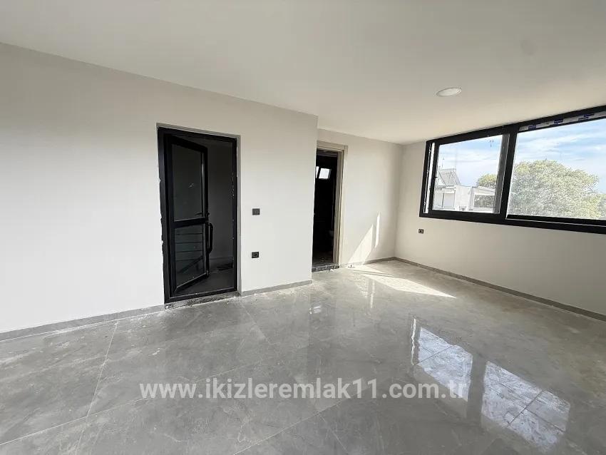 Для продажи Вилла 3+1 в Cumhuriyet Seferihisar Doğanbey - 180 m²