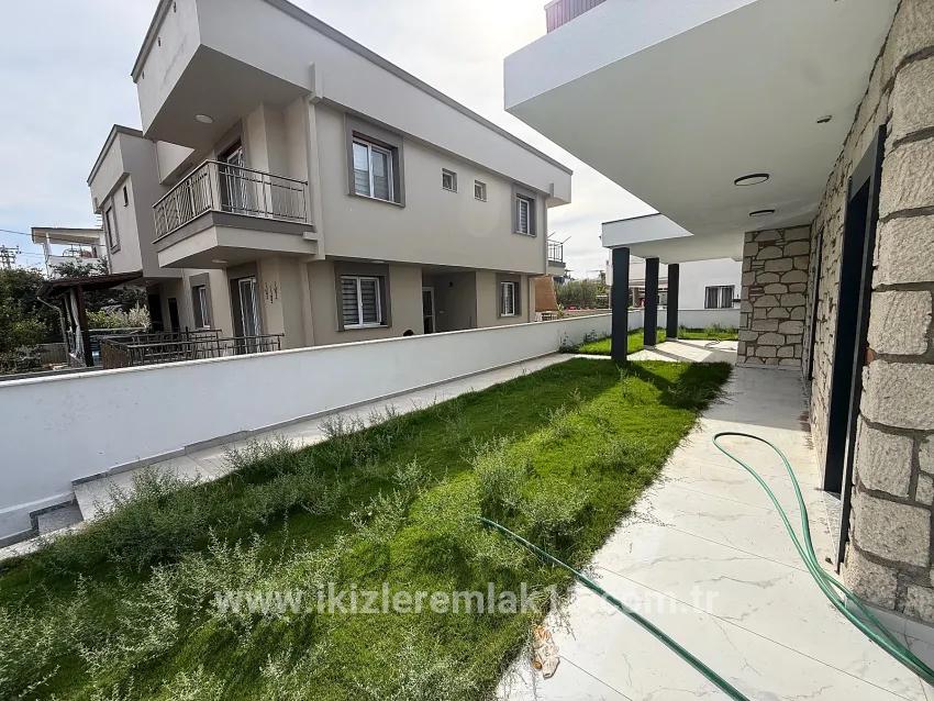 Для продажи Летний 3+1 в Cumhuriyet Seferihisar Doğanbey - 180 m²