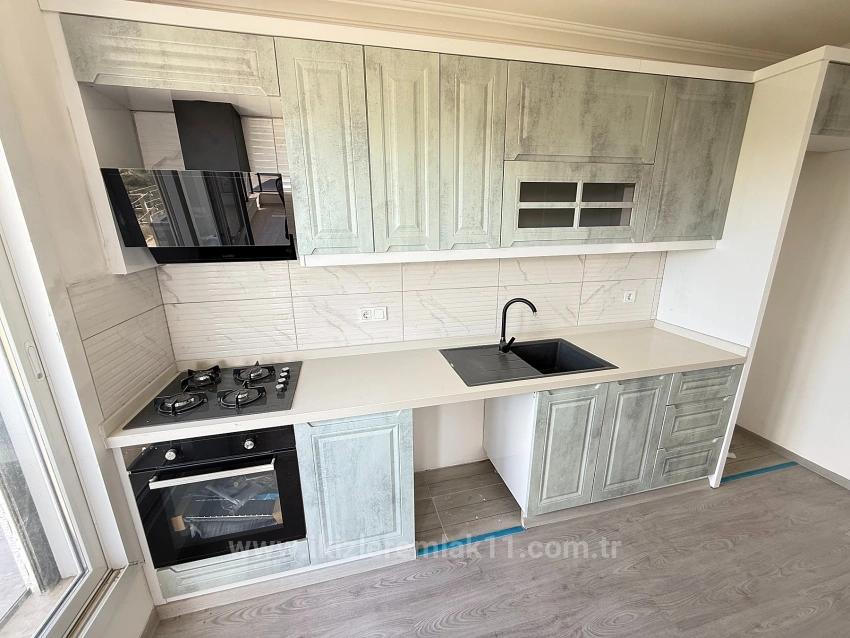 Продается Двухуровневая Квартира 3 + 2 С Новым Лифтом В Центре Сеферихисар-Юркмез