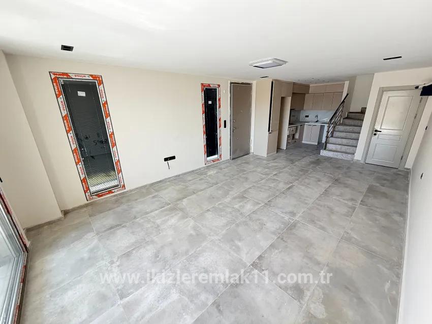 Для продажи Вилла 3+1 в Mersin Alanı Seferihisar Ürkmez - 200 m²