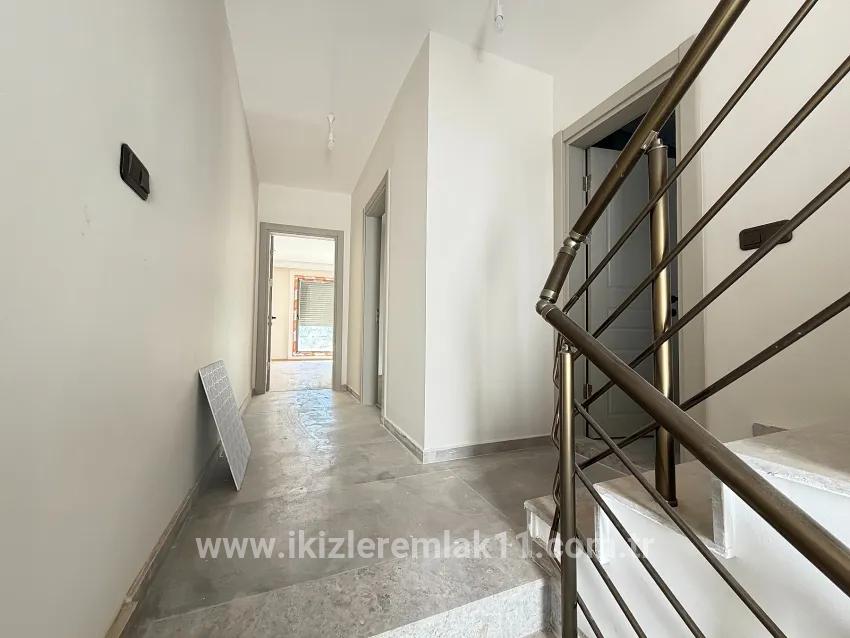 Для продажи Вилла 3+1 в Mersin Alanı Seferihisar Ürkmez - 200 m²